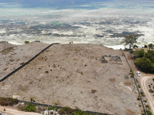 Beach cliff plot for sale at Makunduchi Zanzibar